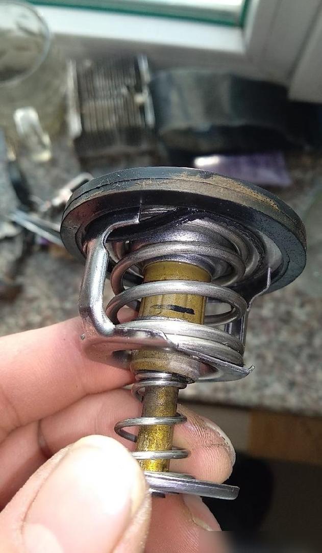 汽车节温器损坏的危害、寿命及故障表现，该如何应对？